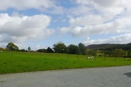 Family Friendly, Lovely Lakeland Lodge With Private Parking And A Patio Hawkshead Exterior photo