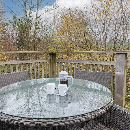 Family Friendly, Lovely Lakeland Lodge With Private Parking And A Patio Hawkshead Exterior photo