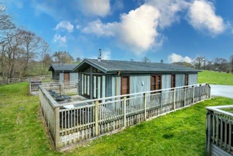 Family Friendly, Lovely Lakeland With Private Parking And A Patio Chalet Hawkshead